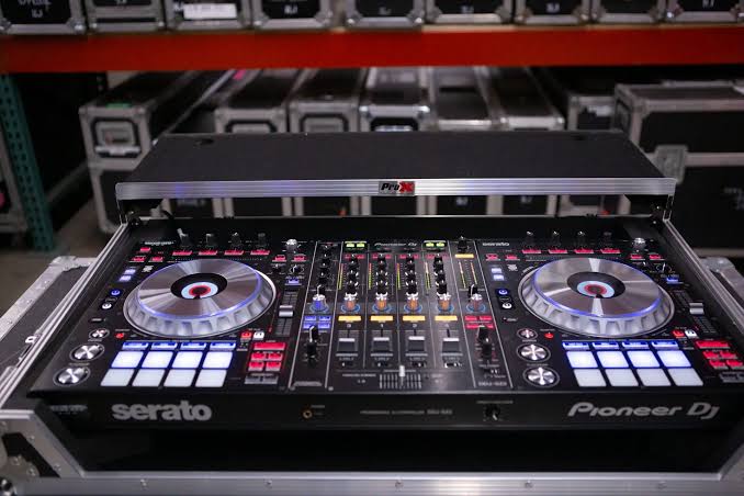 Latin DJ